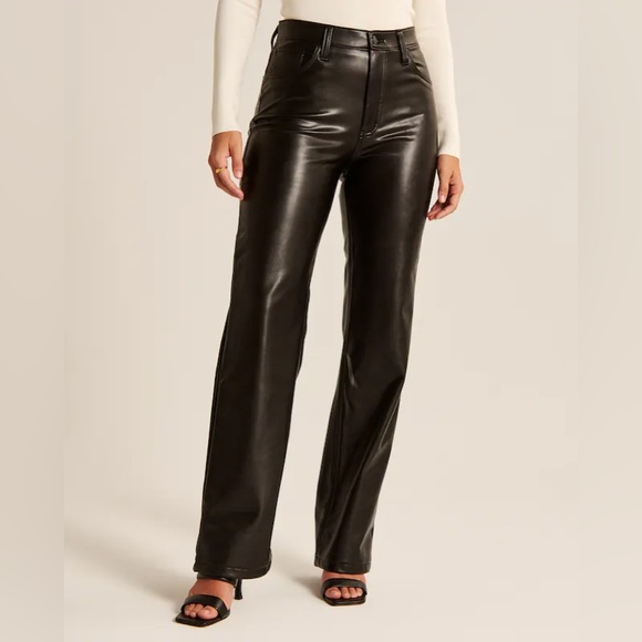 Curve Love Vegan Leather 90s Relaxed Pant 33 Short - Picture 1 of 8
